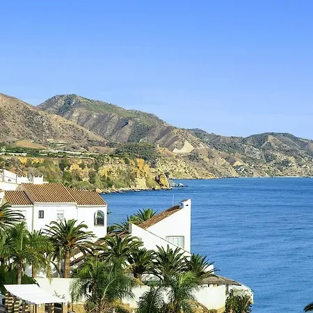 Renovated 2 Bedroom In Center, Carabeo Area * Nerja