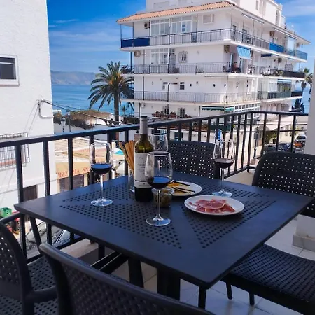 Renovated 2 Bedroom In Center, Carabeo Area Apartment